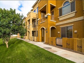 Building Photo - 900 S 94th St