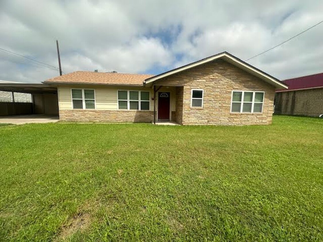 2704 Montrose St, Bellmead, TX 76705 - House Rental in Bellmead, TX ...