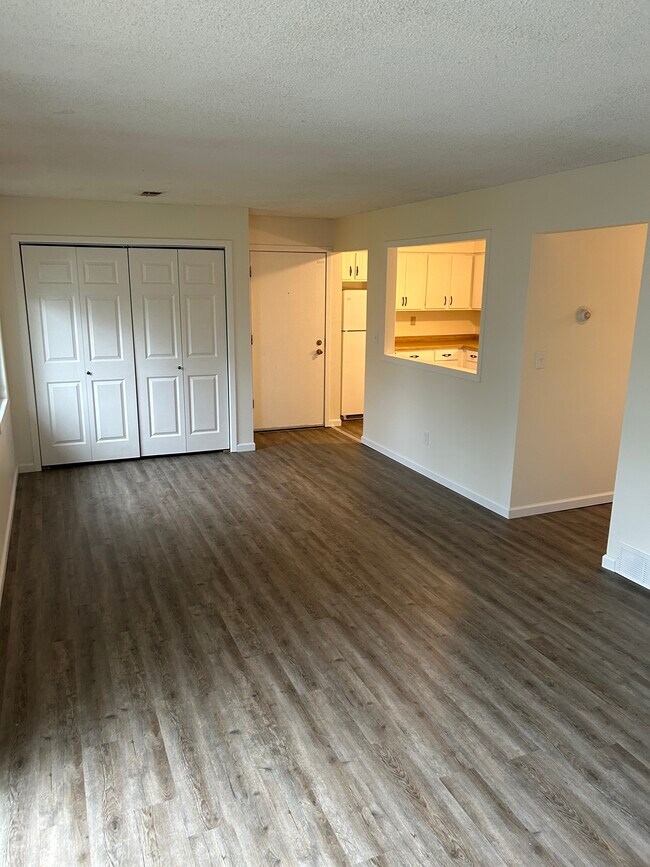 Sala de estar - 16075 Joplin Ave