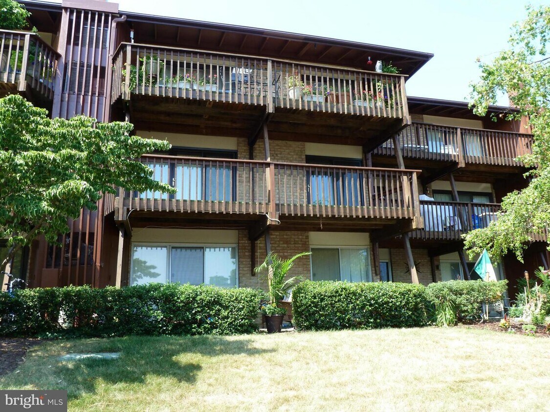 Foto principal - 763C Fairview Ave