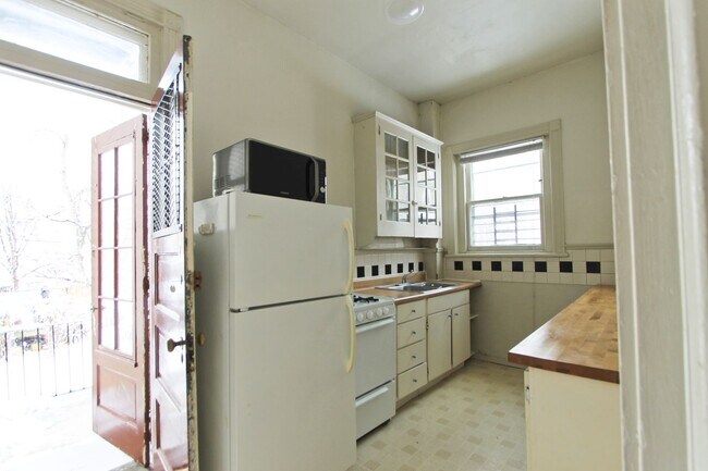Building Photo - 6333 Greene St