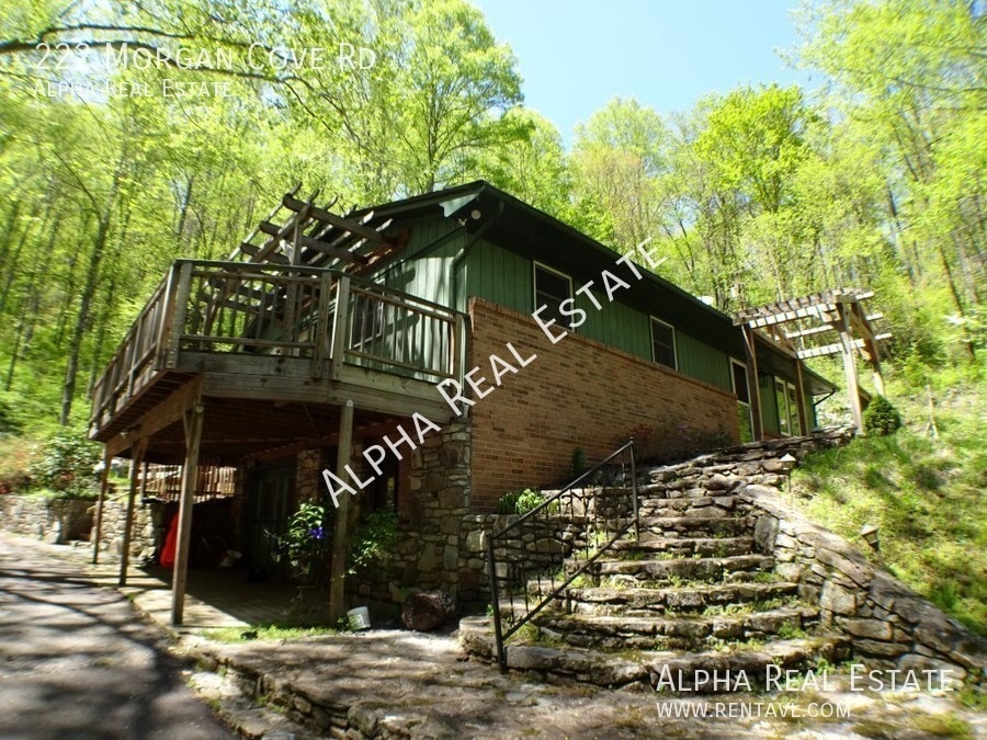 Peace and Quiet in this Mountain Home on 1... House for Rent in Candler, NC