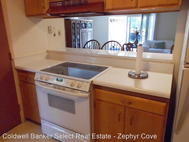 Building Photo - 2 br, 1.5 bath House - 450 McFaul Way #17