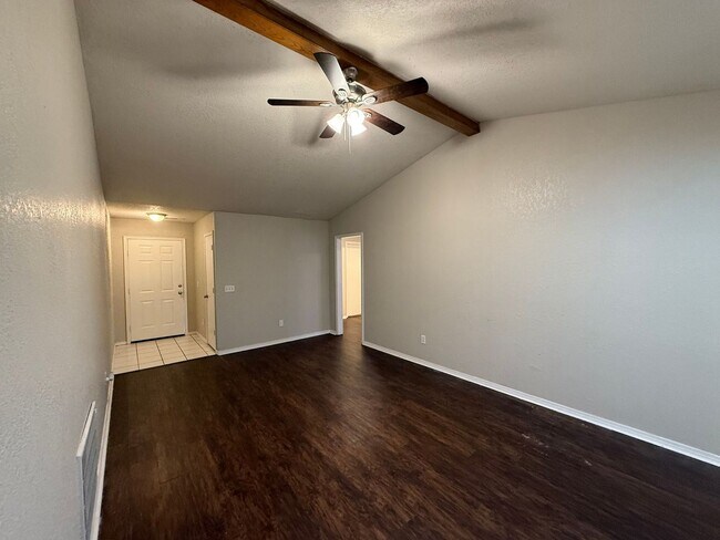 Foto del edificio - Charming 3 Bedroom Home in Mustang School District