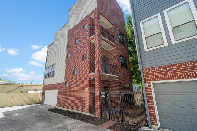 Foto del edificio - 1218 Sandman St