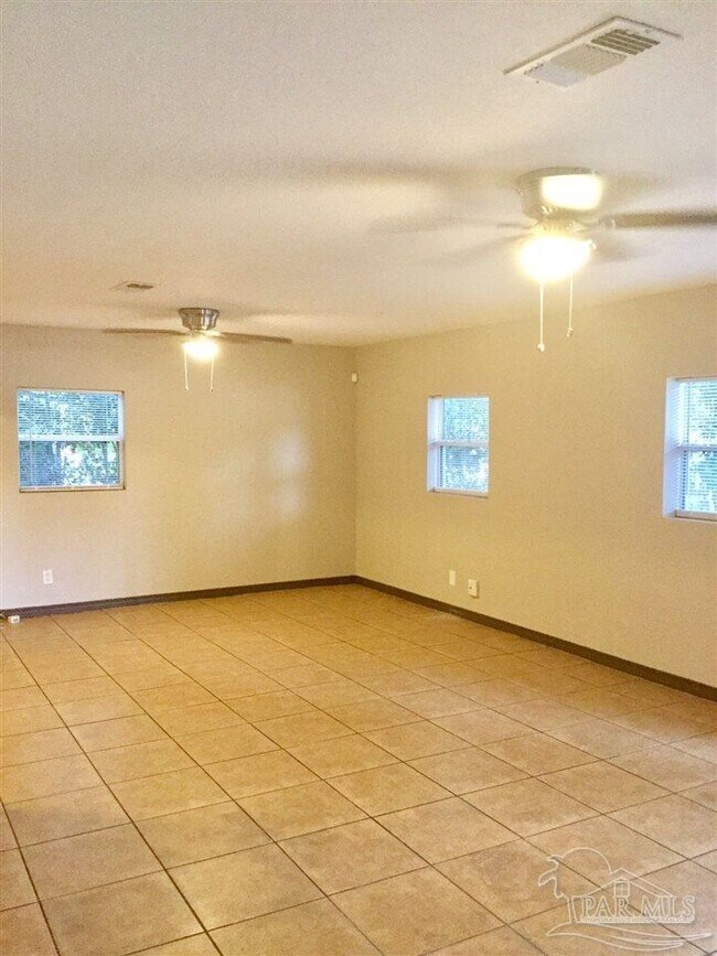 Foto del edificio - 7705 W Gadsden St