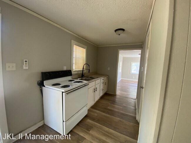 Building Photo - 5 br, 3 bath House - 1812 S. Martin-1812.5...