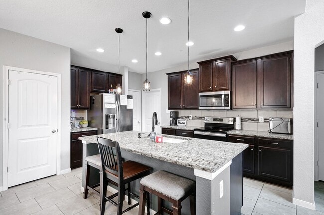 Building Photo - ***APPLICATION CURRENTLY UNDER REVIEW***St...
