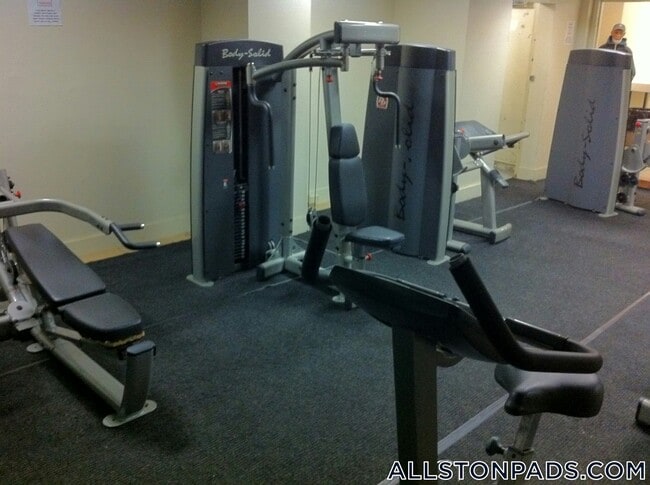 Foto del edificio - 1110 Commonwealth Ave