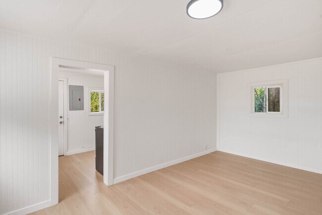 Foto del edificio - 1-bedroom, 1-bathroom ADU