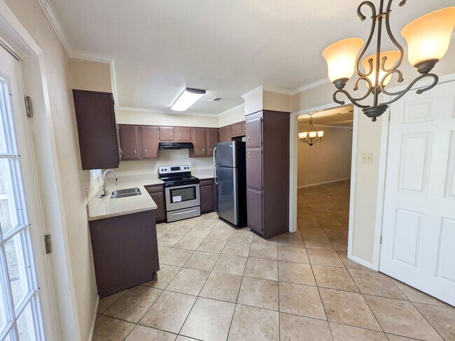 Foto del edificio - 956 Sunmeadow Dr