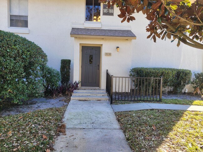 Foto del edificio - FOR RENT!!! BEAUTIFUL AND SPACIOUS 1 BED 1 BATH CONDO (FIRST FLOOR)...