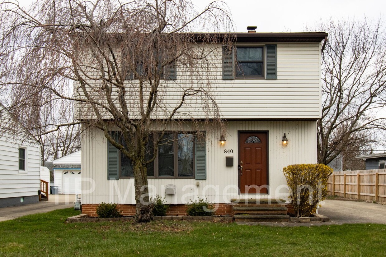 Primary Photo - Colonial-style single-family home - Eastlake