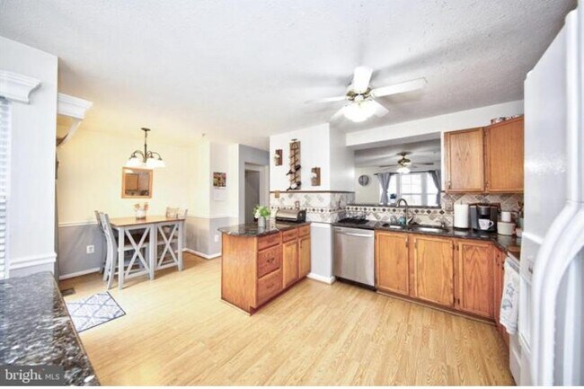Building Photo - 2067 Paperbark Rd