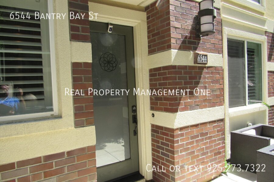 Photo - 6544 Bantry Bay St-