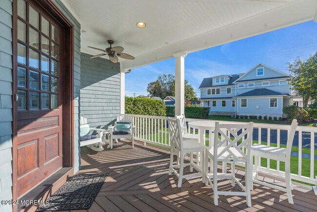 Foto del edificio - 300 Salem Ave