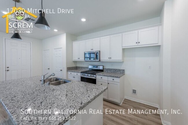 Foto del edificio - 17030 Mitchell Dr