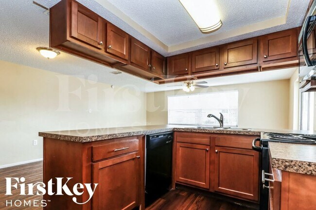 Building Photo - 7124 Cay Dr