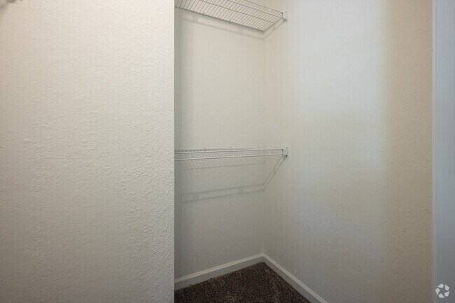2BR, 2BA - Waters Edge