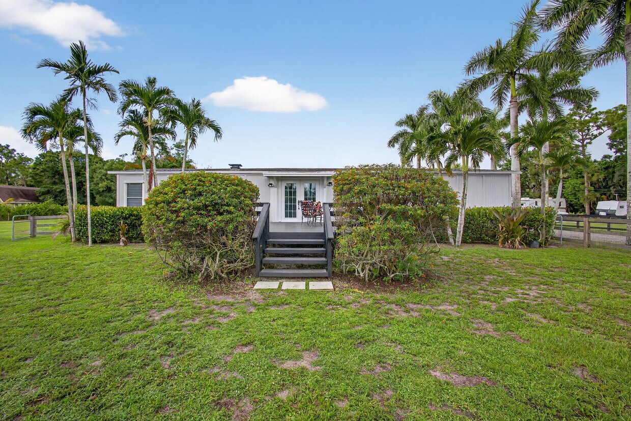 Primary Photo - 1320 B Rd