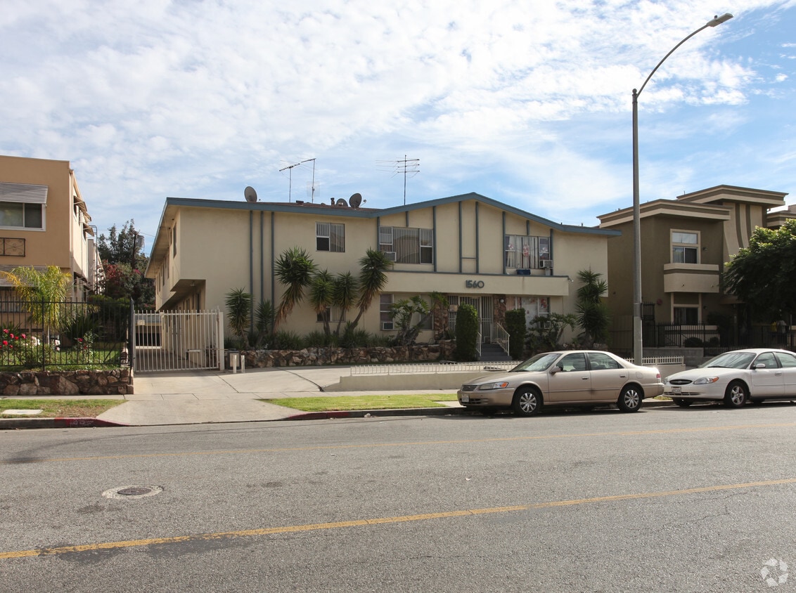 Building Photo - 1560 N Hobar