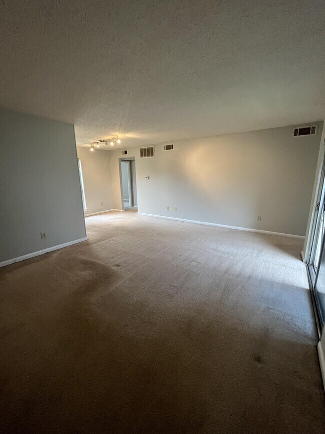 Foto del edificio - 6774 Enchanted Oak Pl