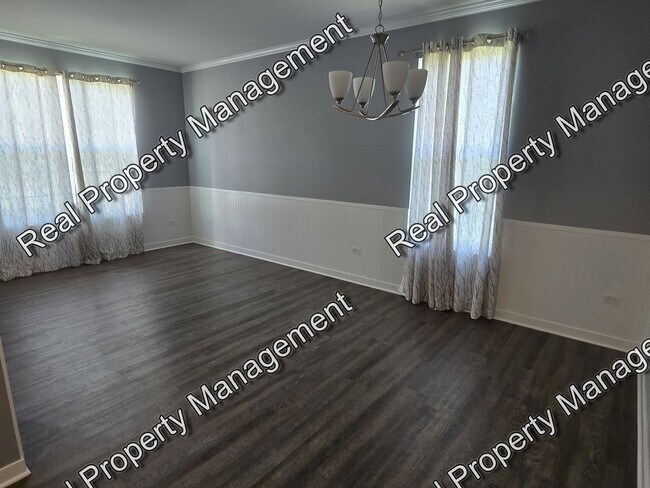 Building Photo - Four Bedroom Crown Point Beauty