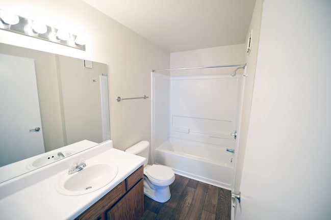 Building Photo - Ridgetop Apartments