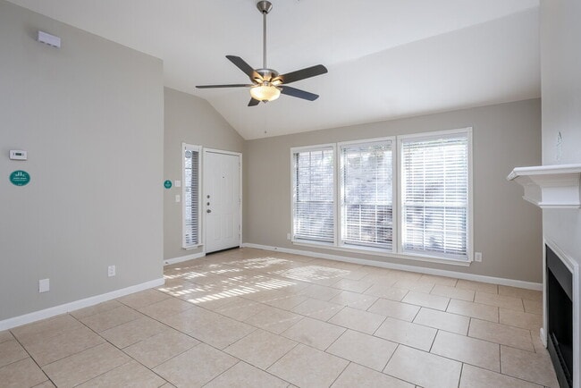 Building Photo - 850 Astaire Ave