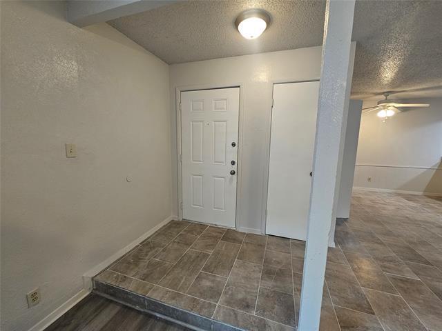 Foto del edificio - 720 Billie Ruth Ln
