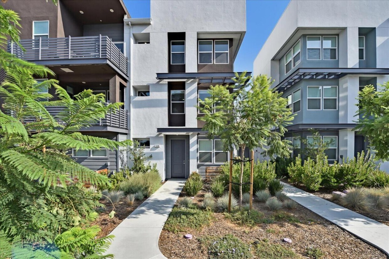 Foto principal - 536 Clover Cir