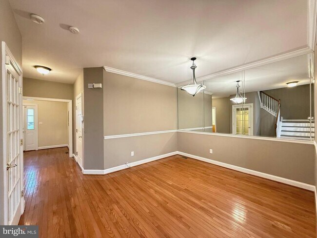 Foto del edificio - 122 Providence Ln