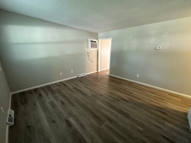 Building Photo - 812 Wix Ln