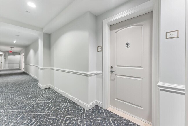 Foto del edificio - 701 S Olive Ave