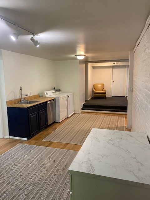 Dining - 405 Washington St