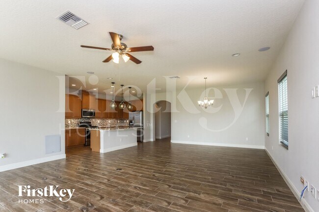 Foto del edificio - 6107 Colmar Pl