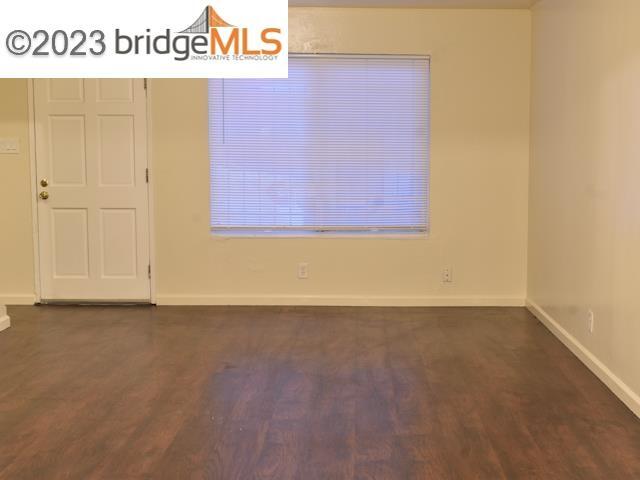 Foto del edificio - 324 105th Ave