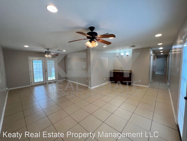 Foto del edificio - 3 br, 2.5 bath House - 605 Fox Run Avenue