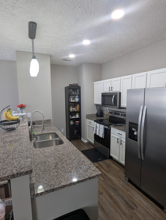 Foto del edificio - 8078 Windham Lake Way