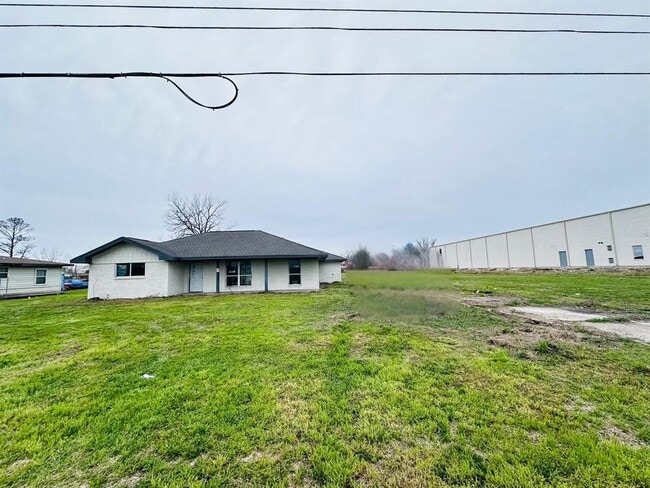 Foto del edificio - 2119 Ellis School Rd