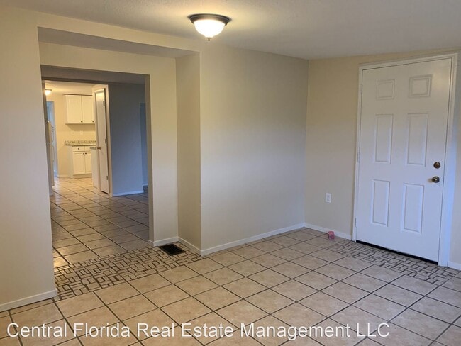Building Photo - 3 br, 2 bath House - 5585 E Irlo Bronson M...