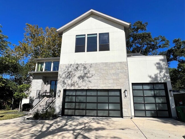 Building Photo - 922 T C Jester Blvd