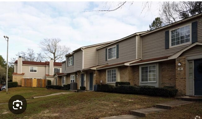 Building Photo - 6701 Dickens Ferry Rd