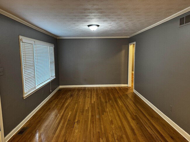 Building Photo - 4872 Carnes Ave