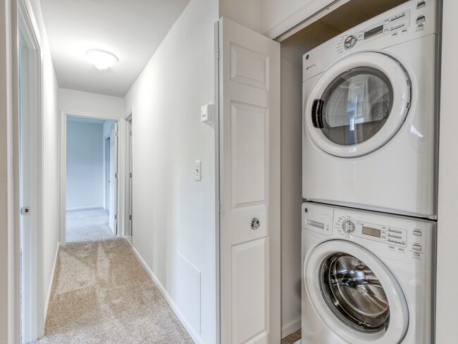 Full Sized Washer & Dryer - Clarke Manor