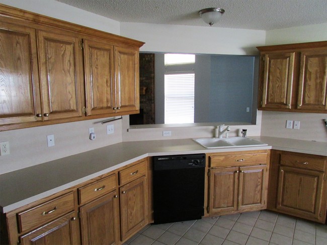 Building Photo - 8805 Woodbend Dr