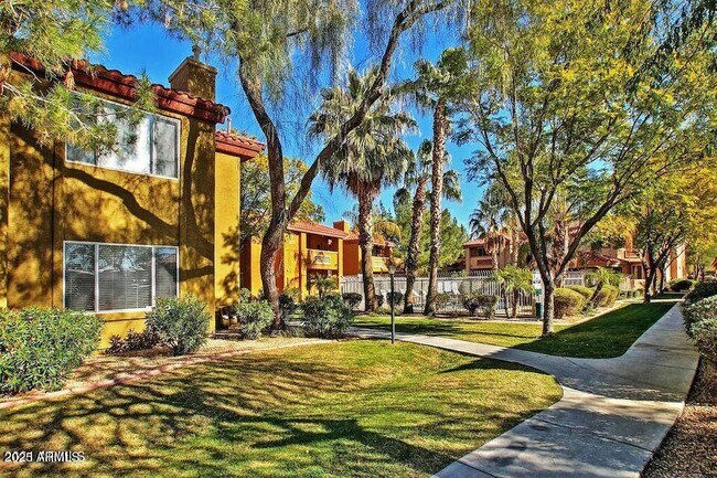 Foto del edificio - 2929 W Yorkshire Dr