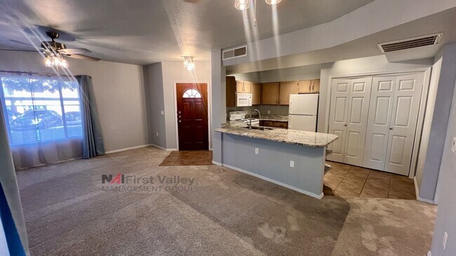 Foto del edificio - One Bedroom, One Bath Ground Floor