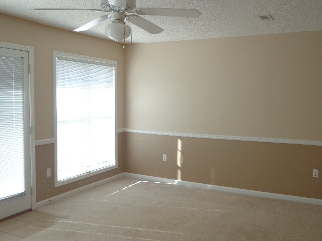 Building Photo - 129 N Springview Dr