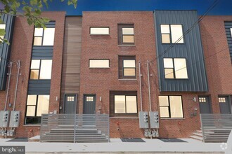 Building Photo - 1914 E Letterly St